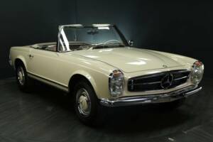 Image 9/50 of Mercedes-Benz 230 SL (1967)