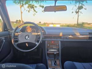 Image 30/50 de Mercedes-Benz 300 SE (1989)