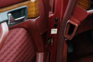 Bild 47/50 von Mercedes-Benz 260 SE (1990)