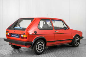 Immagine 2/50 di Volkswagen Golf Mk I GTI 1.8 (1983)