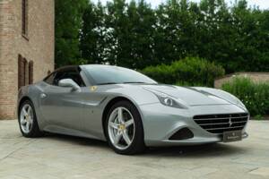 Bild 4/50 von Ferrari California T (2014)