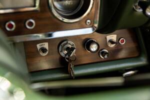 Image 21/44 of Ford Zodiac MkIII (1964)