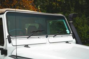 Image 42/50 of Land Rover Defender 90 (1997)