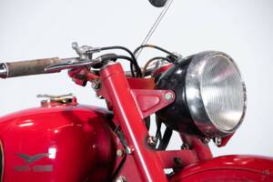 Image 37/50 de Moto Guzzi 250 SS (1950)