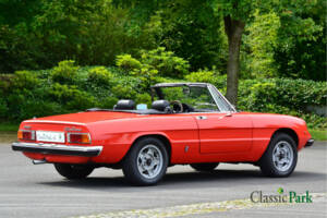 Bild 4/50 von Alfa Romeo 2000 Spider Veloce (1981)