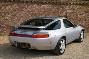 Image 43/50 of Porsche 928 GTS (1993)