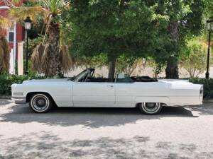 Image 8/8 de Cadillac DeVille Convertible (1966)