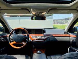 Bild 32/79 von Mercedes-Benz S 500 BlueEFFICIENCY (2011)