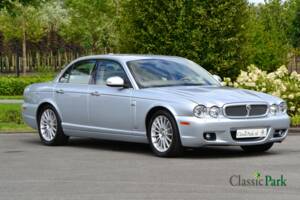 Immagine 7/46 di Jaguar XJ 8 3.5 (2007)