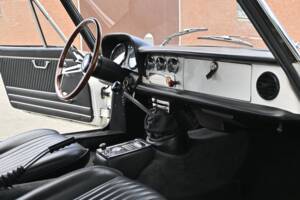 Image 32/66 of Alfa Romeo 1750 Spider Veloce (1968)