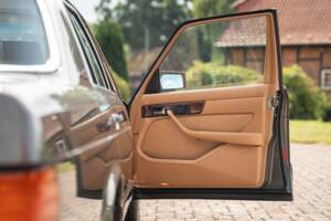 Bild 47/76 von Mercedes-Benz 500 SEL (1985)