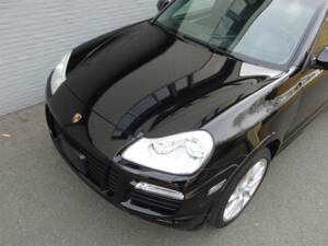 Immagine 9/99 di Porsche Cayenne GTS (2008)
