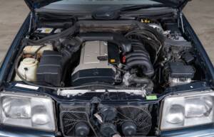 Image 27/28 of Mercedes-Benz E 320 &quot;Final Edition&quot; (1997)