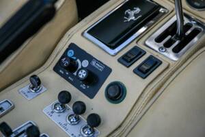 Image 32/41 de Ferrari 308 GTSi Quattrovalvole (1985)