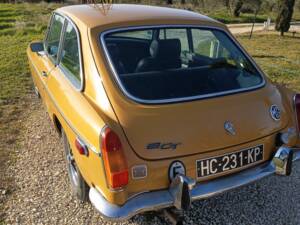 Image 7/8 of MG MGB GT (1971)