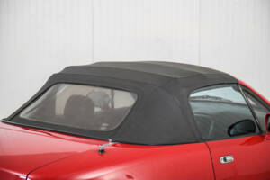 Immagine 46/50 di Mazda MX-5 1.8 (1995)