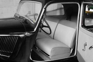 Image 23/50 of Citroën Traction Avant 11 BL (1953)