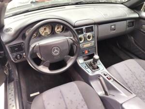 Bild 28/46 von Mercedes-Benz SLK 200 (2000)