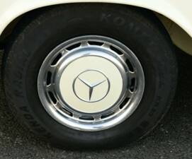 Image 20/50 of Mercedes-Benz 280 SE (1971)