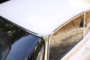 Image 36/50 de Jaguar Type E (2+2) (1970)