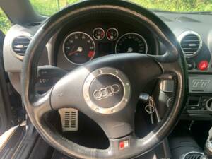 Image 27/72 of Audi TT 1.8 T (2000)