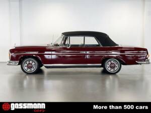 Image 4/15 of Mercedes-Benz 220 SE b (1965)