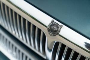 Image 10/50 of Jaguar XJ6 3.2 (1995)