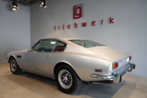 Immagine 2/22 di Aston Martin DBS V8 (1971)