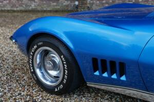 Image 32/50 of Chevrolet Corvette Stingray (1968)
