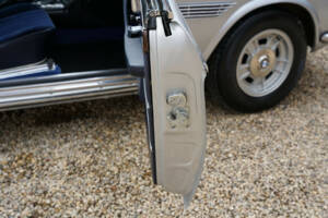 Image 31/50 of BMW 3.0 CSi (1974)