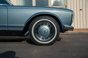 Image 22/99 of Mercedes-Benz 280 SL (1971)