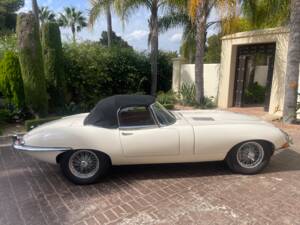 Immagine 2/35 di Jaguar Type E 3.8 (1963)