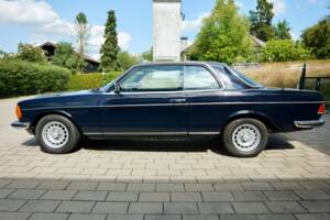 Bild 83/99 von Mercedes-Benz 230 CE (1983)