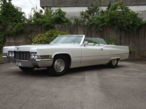 Image 1/50 of Cadillac DeVille Convertible (1969)