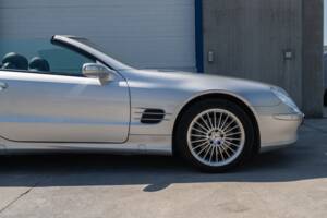 Image 22/86 de Mercedes-Benz SL 500 (2002)