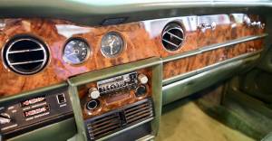 Image 37/48 of Rolls-Royce Corniche I (1977)