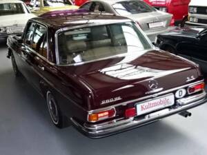 Image 5/32 de Mercedes-Benz 280 SE 3,5 (1971)