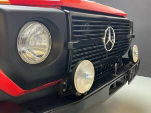 Image 11/50 de Mercedes-Benz 230 CE (1981)