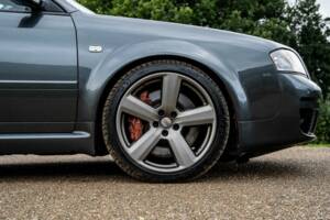 Image 24/50 of Audi RS6 Avant (2003)