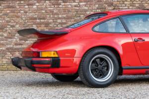 Bild 35/50 von Porsche 911 Carrera 3.2 (1988)