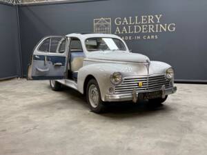 Bild 43/50 von Peugeot 203 C (1960)