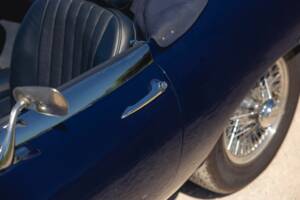 Image 25/50 de Jaguar E-Type (1969)