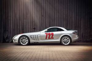 Image 2/61 of Mercedes-Benz SLR McLaren (2004)