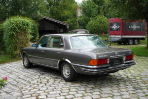 Imagen 5/37 de Mercedes-Benz 450 SEL 6,9 (1976)