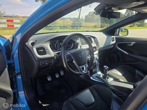 Imagen 18/42 de Volvo V40 D4 R-Design (2014)
