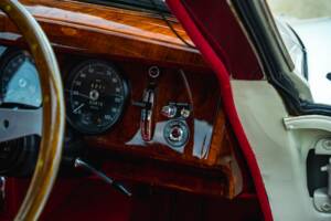 Bild 18/51 von Jaguar 240 (1968)