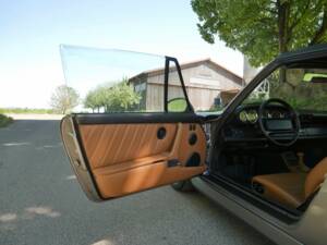 Image 22/42 of Porsche 911 Carrera 2 (1900)