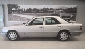 Image 1/19 of Mercedes-Benz E 420 (1994)