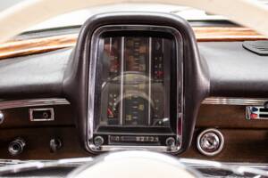 Imagen 22/32 de Mercedes-Benz 220 SE b (1965)