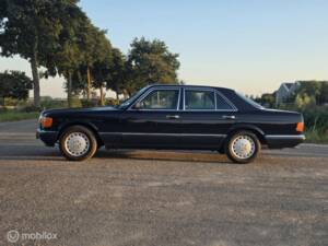 Image 16/50 de Mercedes-Benz 300 SE (1989)